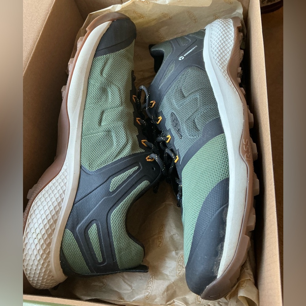 Keen Explore Vent Hiking Shoes, Sz 11.5, Olive Green and White. Great condition. - Picture 4 of 4